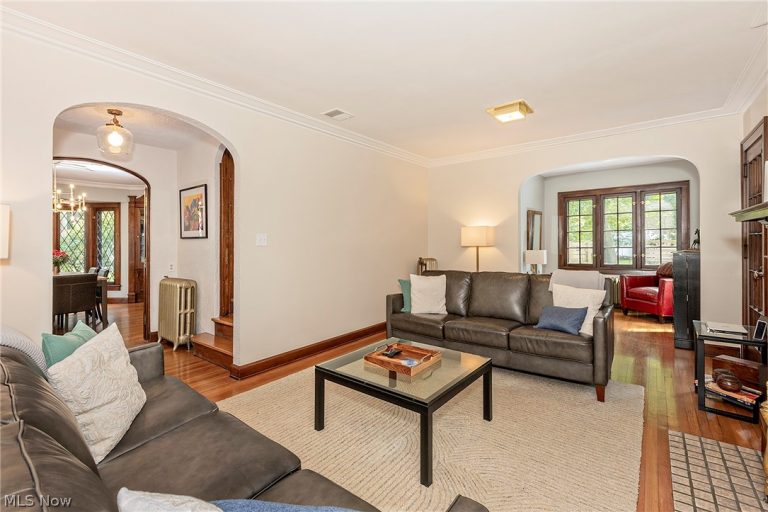 1351 Oakridge Drive, Cleveland Heights, OH - Photo 4