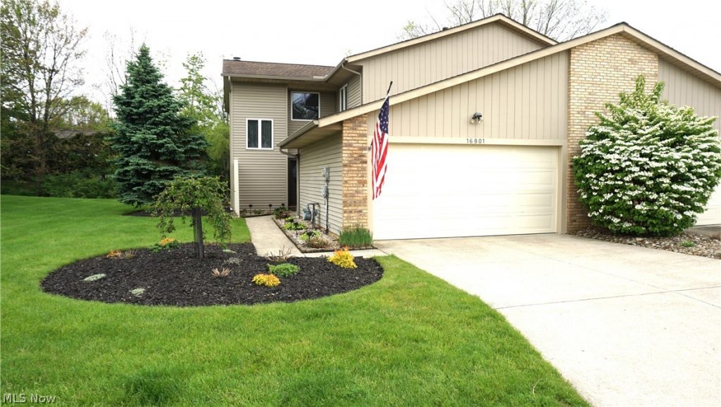 16801 Orchard Grove Drive, Middleburg Heights, OH