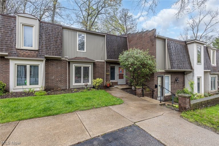 6919 Fitzwater Road #17, Brecksville, OH, 44141