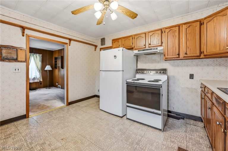 3961 Main Street, Hubbard, OH - Photo 4
