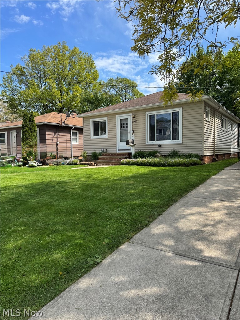2923 Lucerne Avenue, Parma, OH - Photo 2