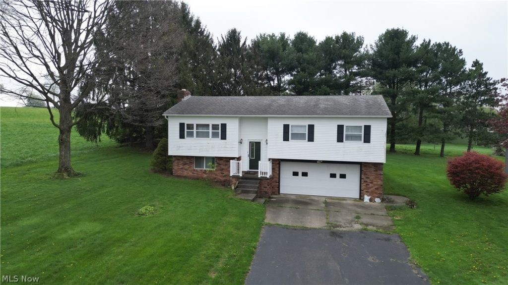 4446 Carr Road, Apple Creek, OH