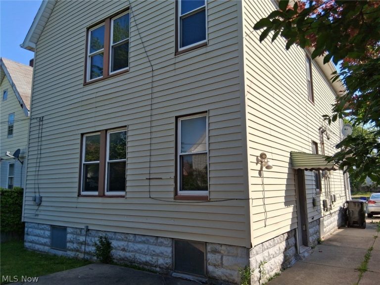 930 Evangeline Road, Cleveland, OH - Photo 3