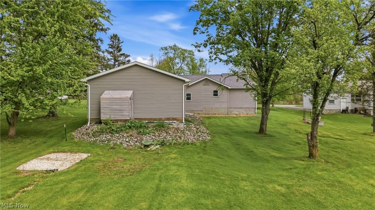 1532 Stateline Road, Masury, OH - Photo 8