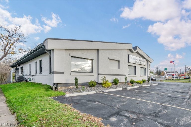 12563 Pearl Road, Strongsville, OH - Photo 3