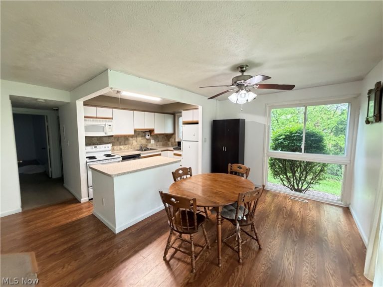 10408 Church Drive #420, Parma Heights, OH - Photo 6
