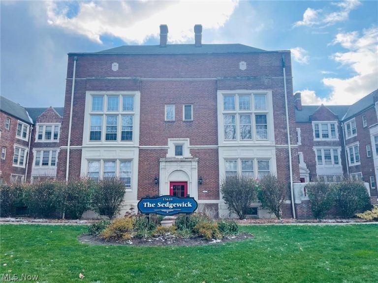 15610 Van Aken Boulevard #4, Shaker Heights, OH, 44120