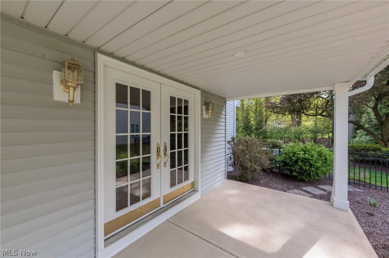 409 Avon Point Avenue, Avon Lake, OH - Photo 5