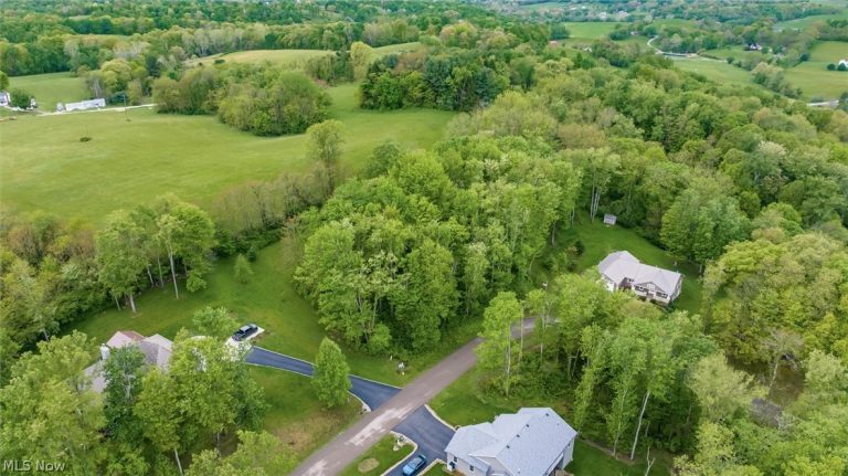 2950 Corbin Drive, Zanesville, OH - Photo 6