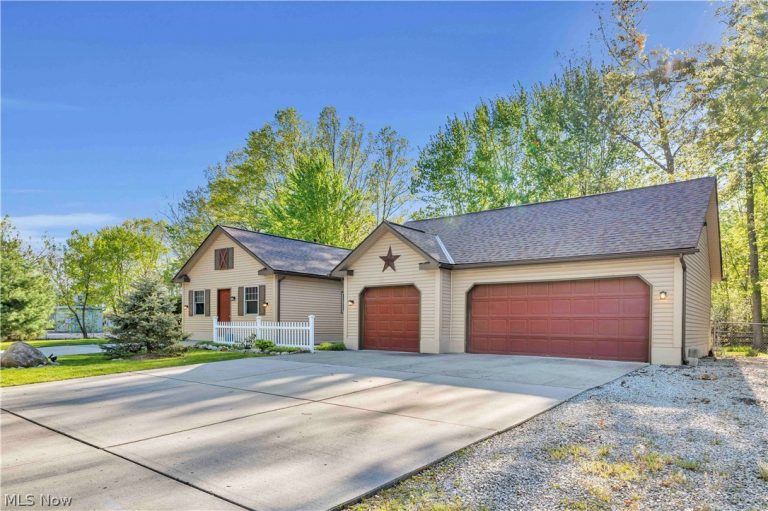 7468 Dyke Avenue, North Ridgeville, OH - Photo 3