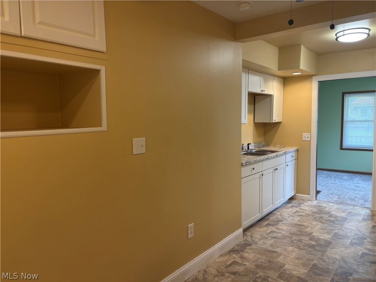 350 Louisiana Avenue, Elyria, OH - Photo 6