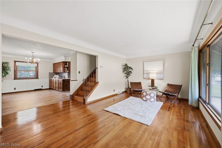 30401 Harrison Street, Willowick, OH - Photo 5
