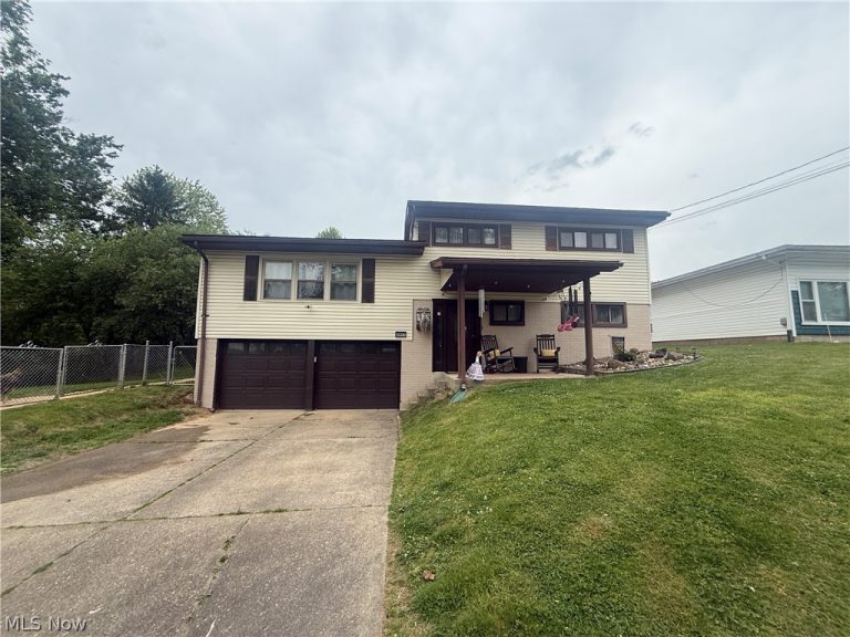 2417 Valley Road, Parkersburg, WV - Photo 2