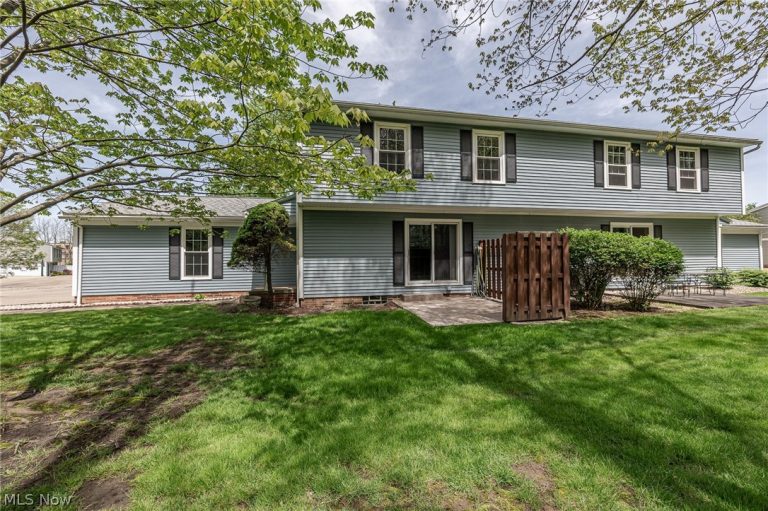 10297 Independence Drive, North Royalton, OH - Photo 2