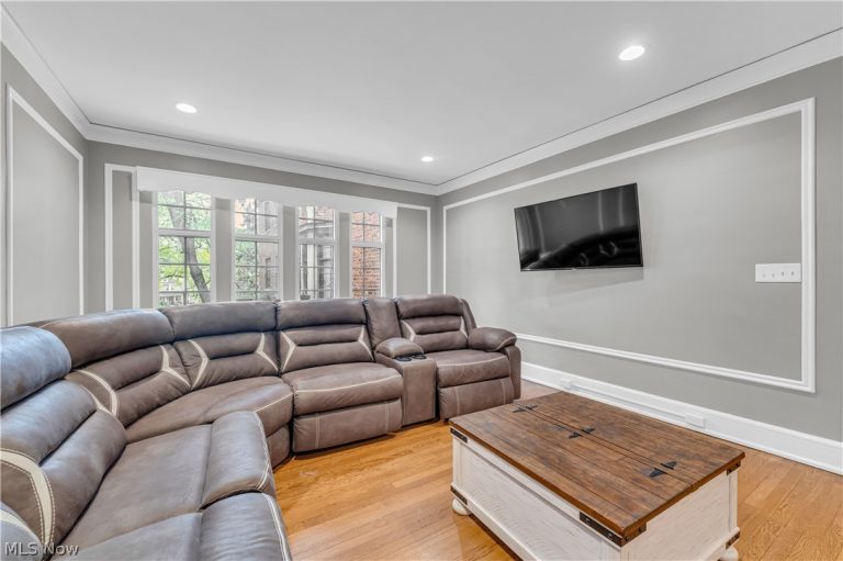 2511 Overlook Road, Cleveland Heights, OH - Photo 4