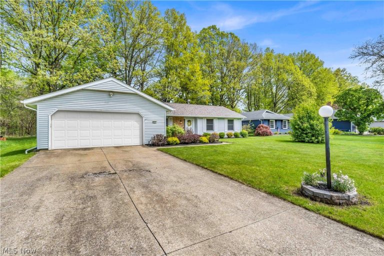 6151 Hickory Trail, North Ridgeville, OH - Photo 2