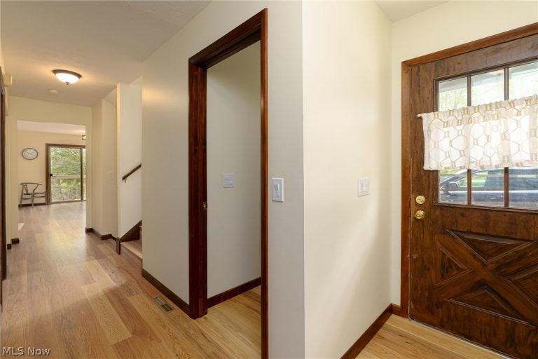 495 Cahoon Road, Bay Village, OH - Photo 8