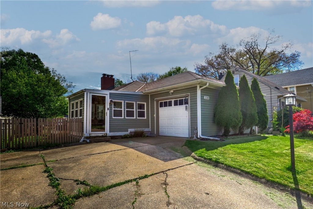 530 Keenan Avenue, Cuyahoga Falls, OH