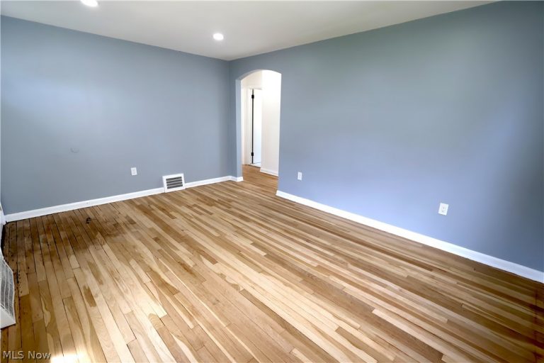 16405 Glendale Avenue, Cleveland, OH - Photo 8