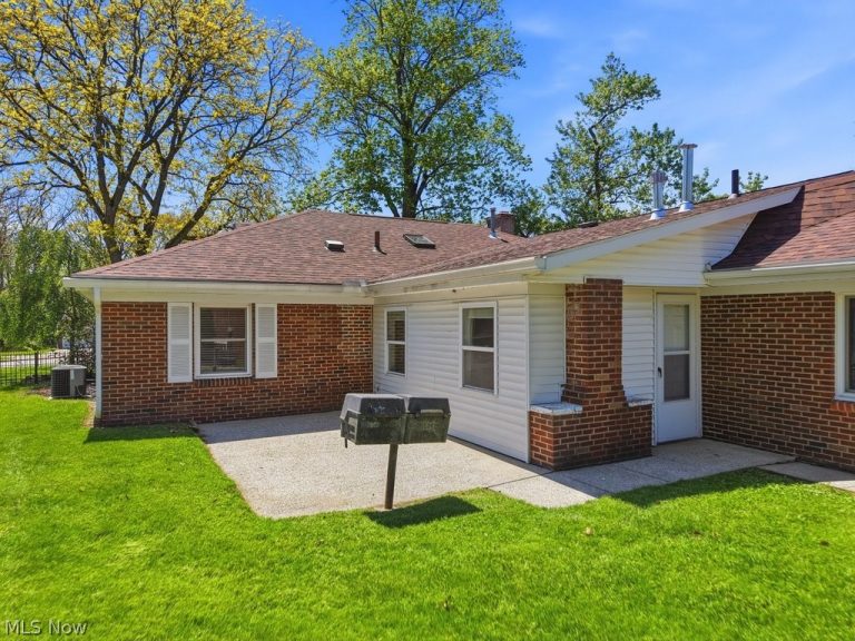 1737 Highbridge Road, Cuyahoga Falls, OH - Photo 4