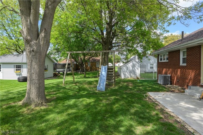 1107 4th Street, Massillon, OH - Photo 4
