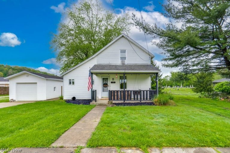 133 Market Street, Waynesburg, OH - Photo 2