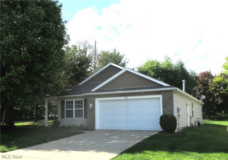 2399 Marlborough Drive, Uniontown, OH - Photo 2