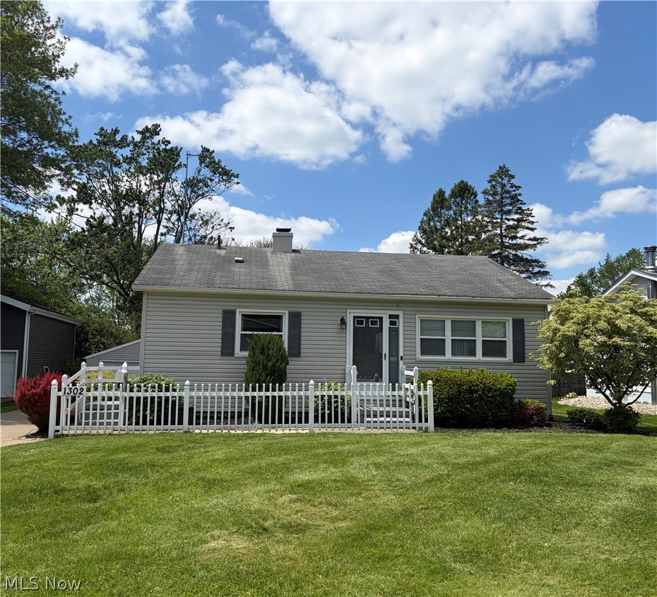 1302 Bel Air Drive, North Canton, OH