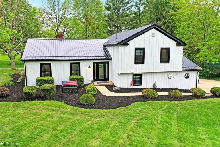8093 Park Drive, Garrettsville, OH - Photo 3