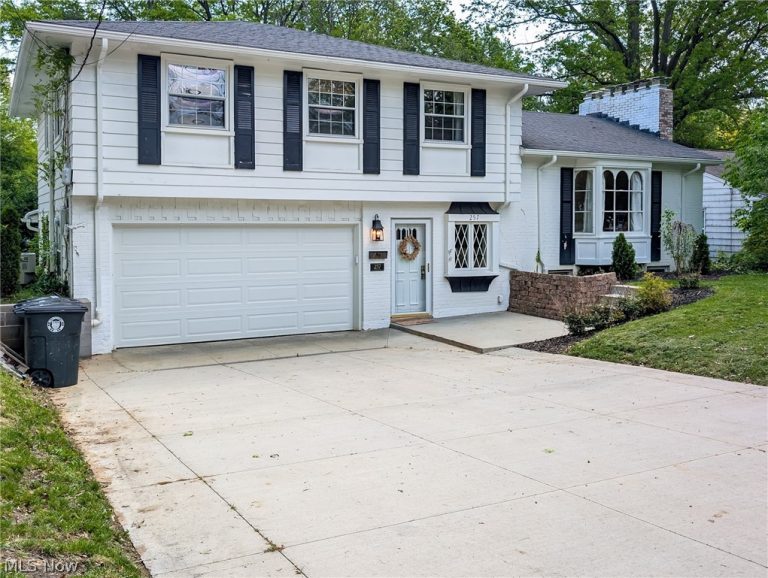 257 Sand Run Road, Akron, OH - Photo 2