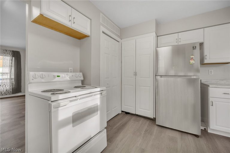 13301 Kirton Avenue, Cleveland, OH - Photo 6