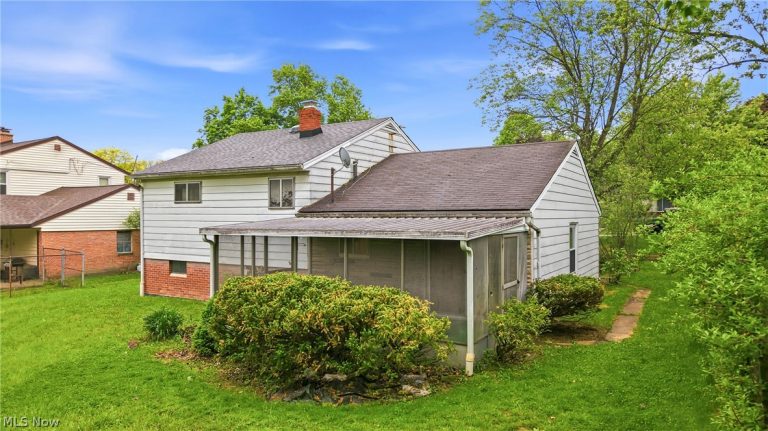 2534 Sierra Drive, Youngstown, OH - Photo 4