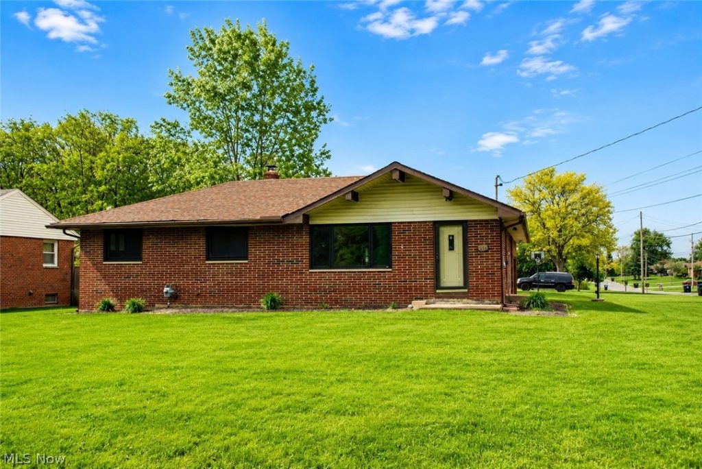 813 Hadcock Road, Brunswick, OH