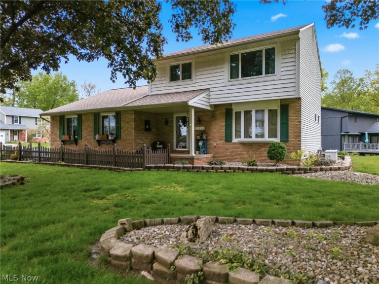 5133 Seaview Circle, Canton, OH - Photo 2