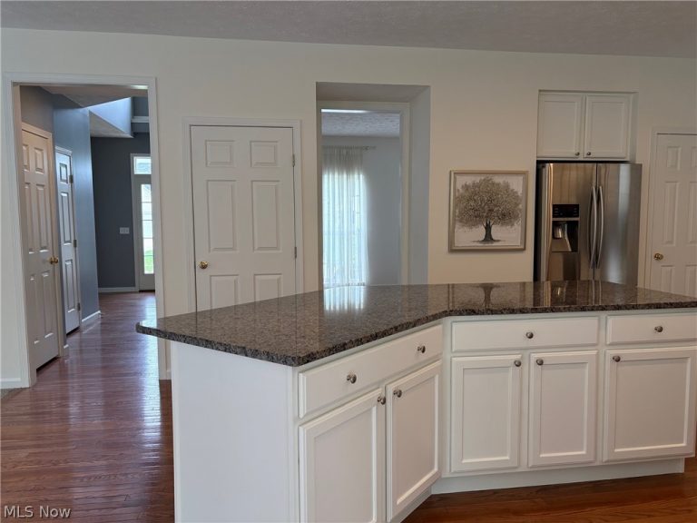 4582 Devereux Drive, Copley, OH - Photo 8