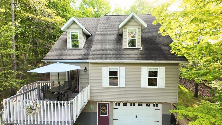 677 Floral Valley, Howard, OH - Photo 2