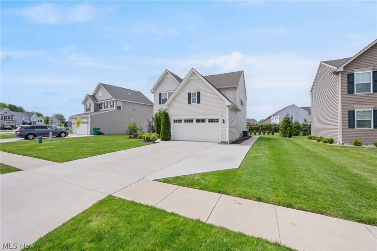 1713 Muirfield Lane, Painesville Twp, OH - Photo 3