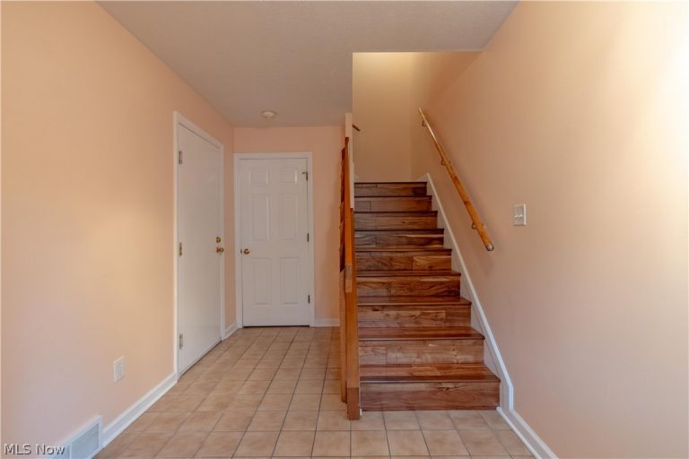 6830 Chaffee Court, Brecksville, OH - Photo 2