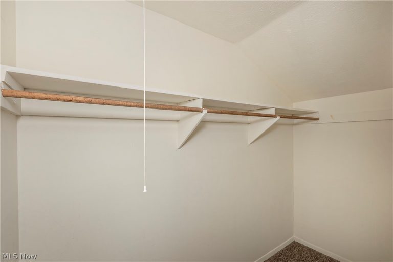33320 Outley Park Drive, Solon, OH - Photo 8
