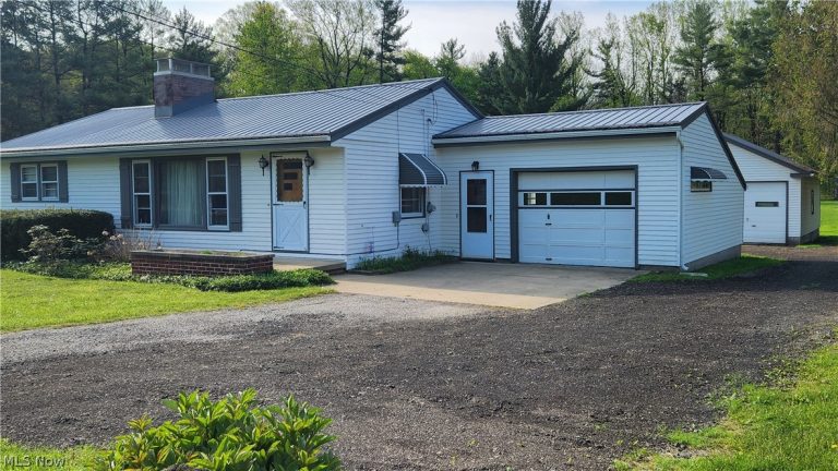 13993 Butternut Road, Burton, OH - Photo 2