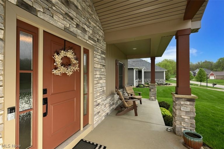 1702 Honeychuck Lane, Kent, OH - Photo 2