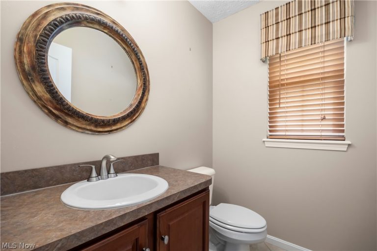 407 Clearbrook Drive, Avon Lake, OH - Photo 8