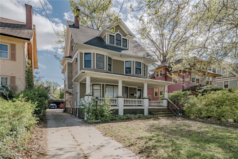 10906 Ashbury Avenue, Cleveland, OH - Photo 2