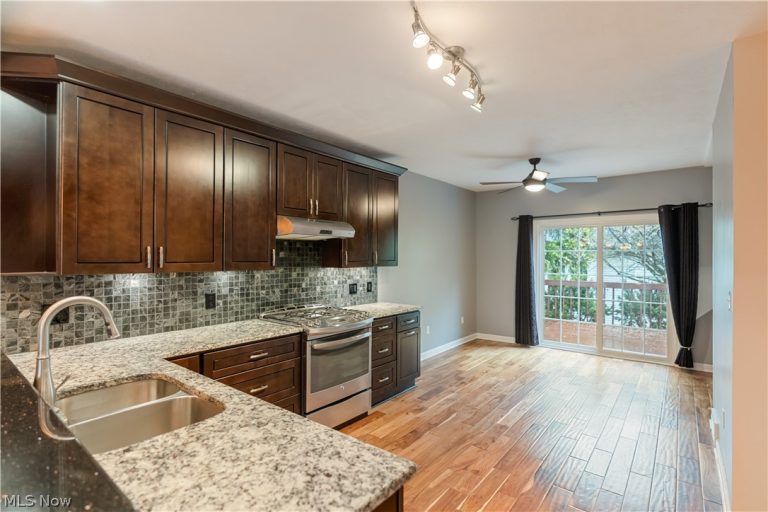 6830 Chaffee Court, Brecksville, OH - Photo 3