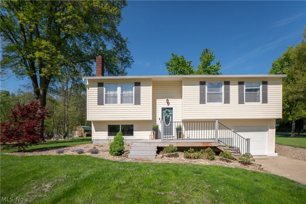 1590 Sunnyacres Road, Copley, OH