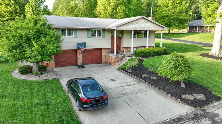 116 Carroll Drive, St Clairsville, OH - Photo 2