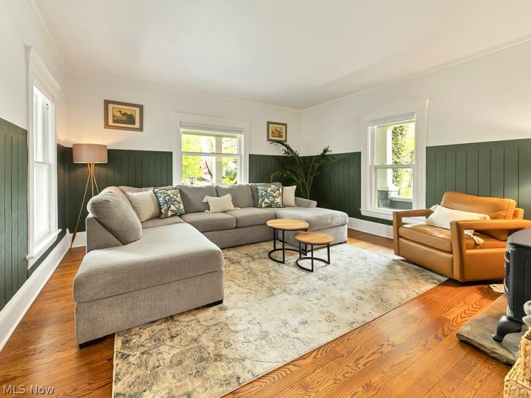 132 South Franklin Street, Chagrin Falls, OH - Photo 8