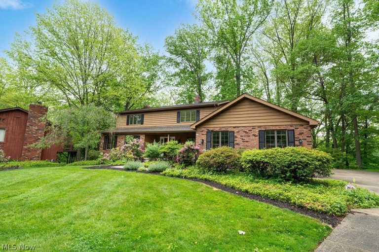 35970 Timber Ridge Lane, Willoughby, OH - Photo 2