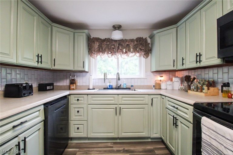 8248 Dawson Drive, Warren, OH - Photo 3