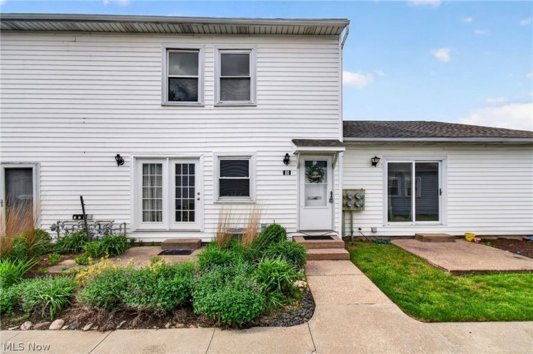 2549 Royal County Down Drive #15B, Uniontown, OH, 44685